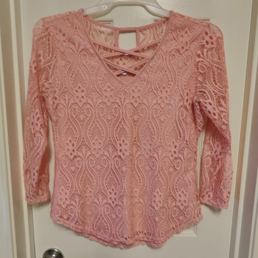 NO BOUNDARIES Women Pink Lace Blouse Strappy V-Neck Lined Size L